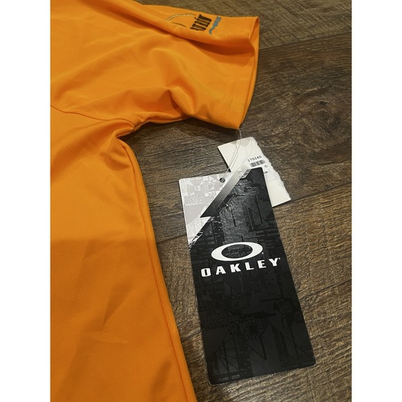 NWT Oakley Center Logo Embroidered Polo Shirt Yellow Small NEW W TAG - Picture 3 of 7
